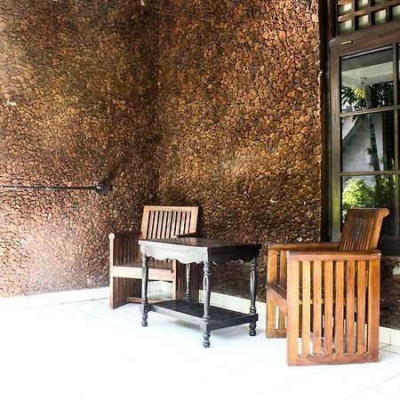 Berlian Inn Кута Экстерьер фото